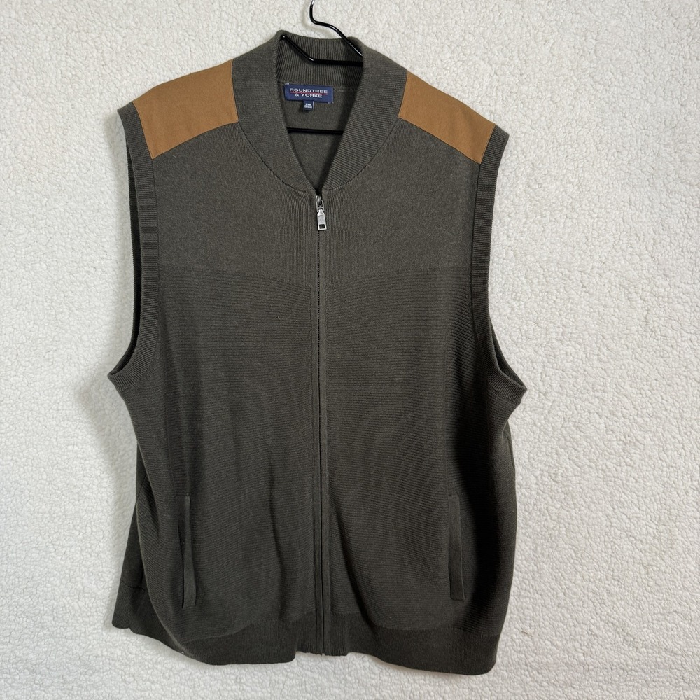Roundtree & Yorke Vest Mens 2XL Full Zip Shoulder Patch Pockets Outdoor Layering